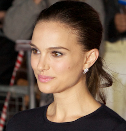 Natalie_Portman_Thor_2_cropped.jpgfit5002C518ssl1 10 Vegan Celebrities Who are Active in the Animal Rights Movement
