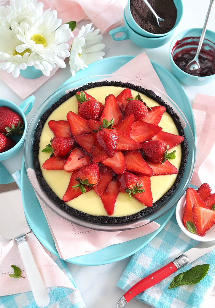 Strawberry Cream Pie with Chocolate Crust